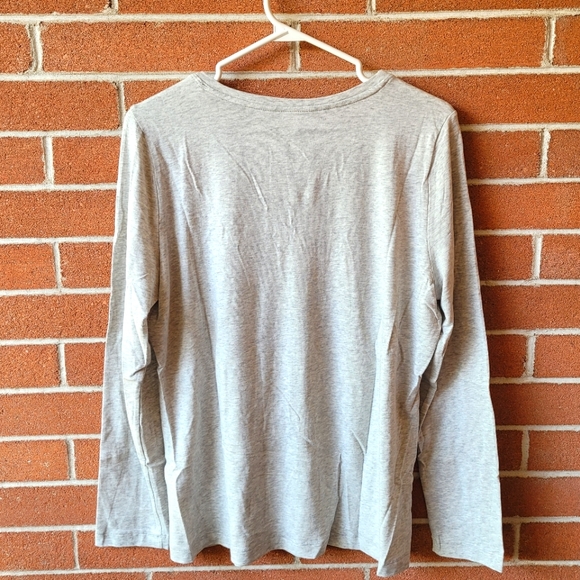 ⚡2/$20⚡L Long-Sleeve Timeless Tee - Banana Republic - Picture 2 of 5